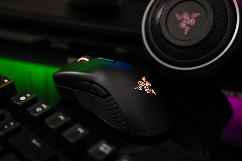 雷蛇曼巴眼镜蛇无线版怎么拆,雷蛇曼巴蛇无线改有线