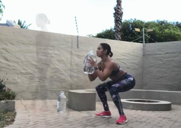 躺着练臀大肌最有效方法,弹力带练臀大肌方法