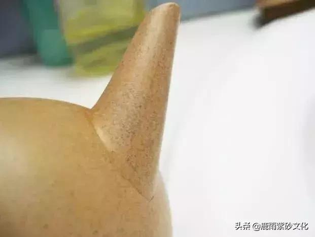 段泥紫砂壶变黑是怎么回事,段泥紫砂壶吐黑后还能用吗