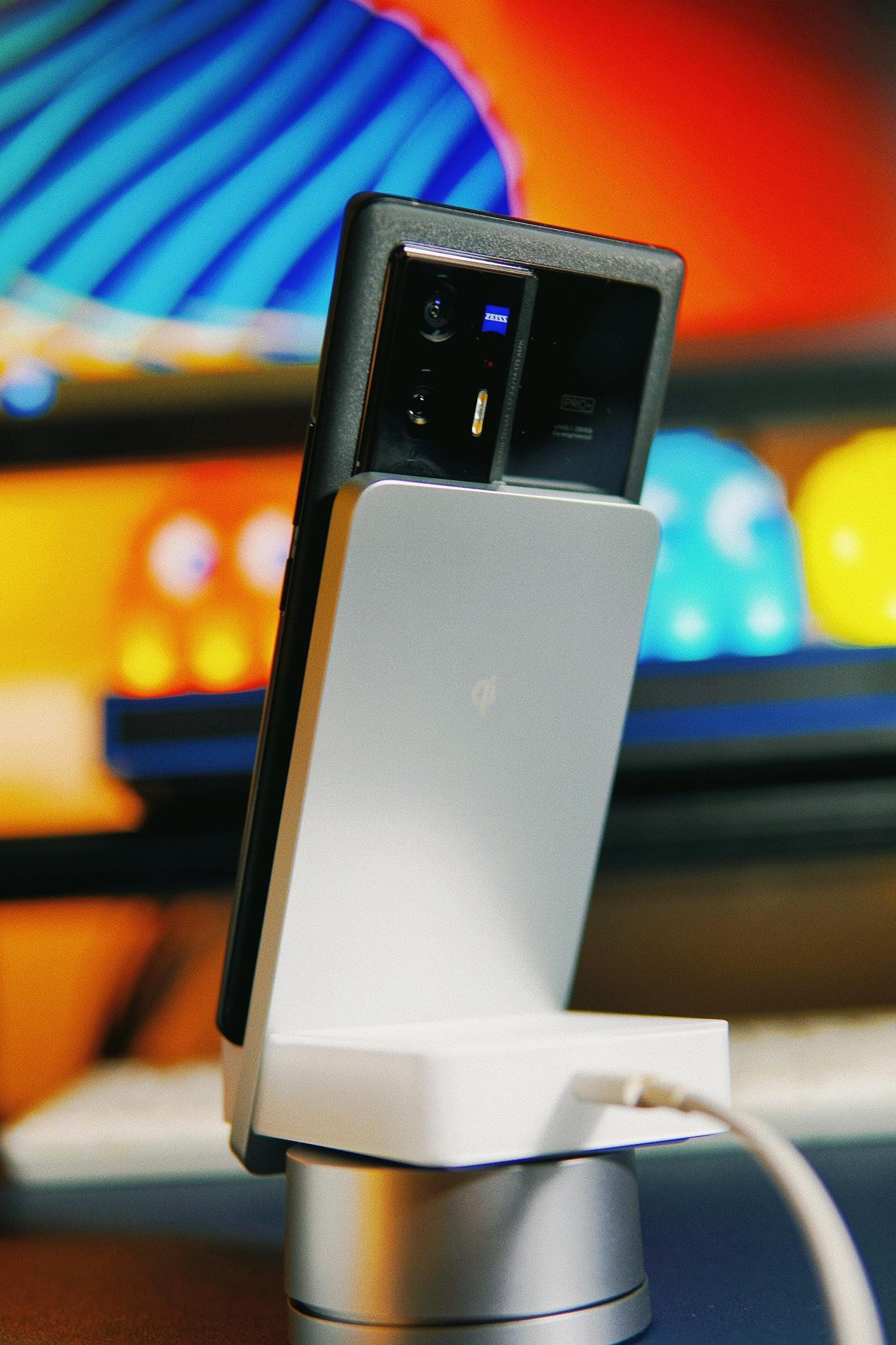 vivo60w无线超快闪充,vivo50w无线充测评