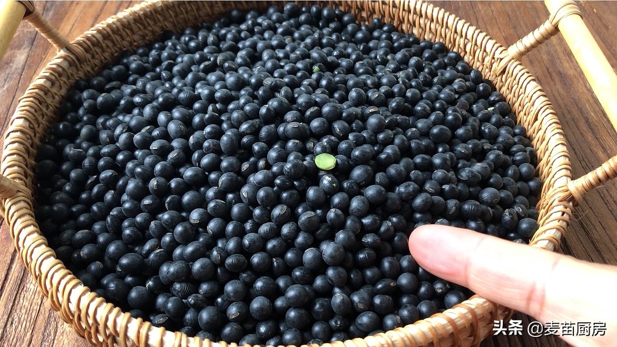 每天吃一把黑豆有什么好处,黑豆可以天天打豆浆喝吗