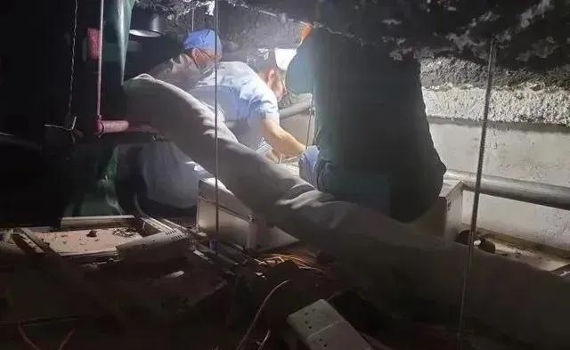 请人装空调安装师傅出事算谁的,请装空调师傅如果出事要负责吗