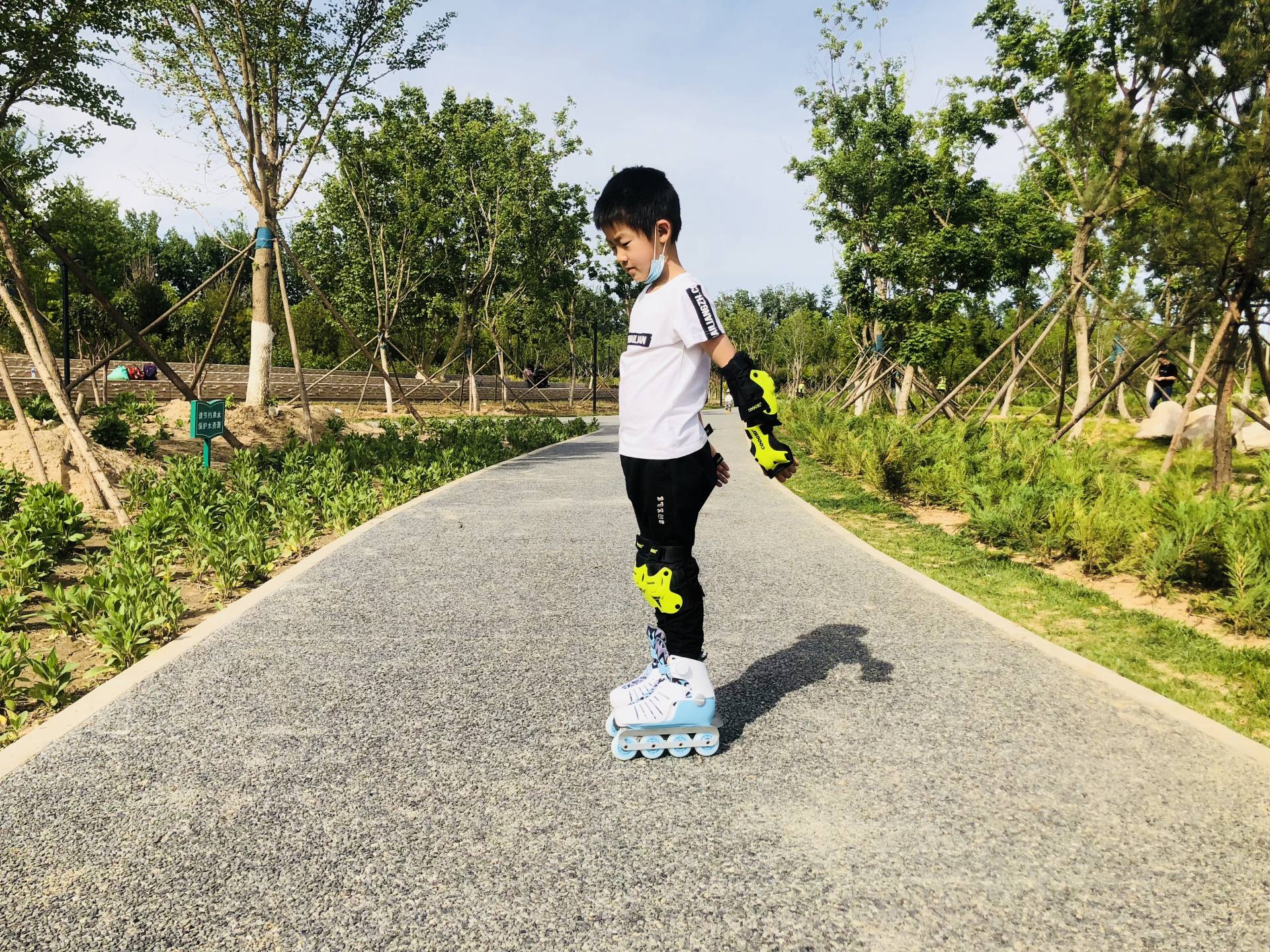 穿上脱不下来的溜冰鞋,穿了就不想脱的轮滑鞋