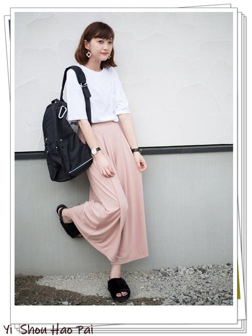 粉红色裤子搭配什么颜色上衣好看,粉红色裤子配什么上衣好看