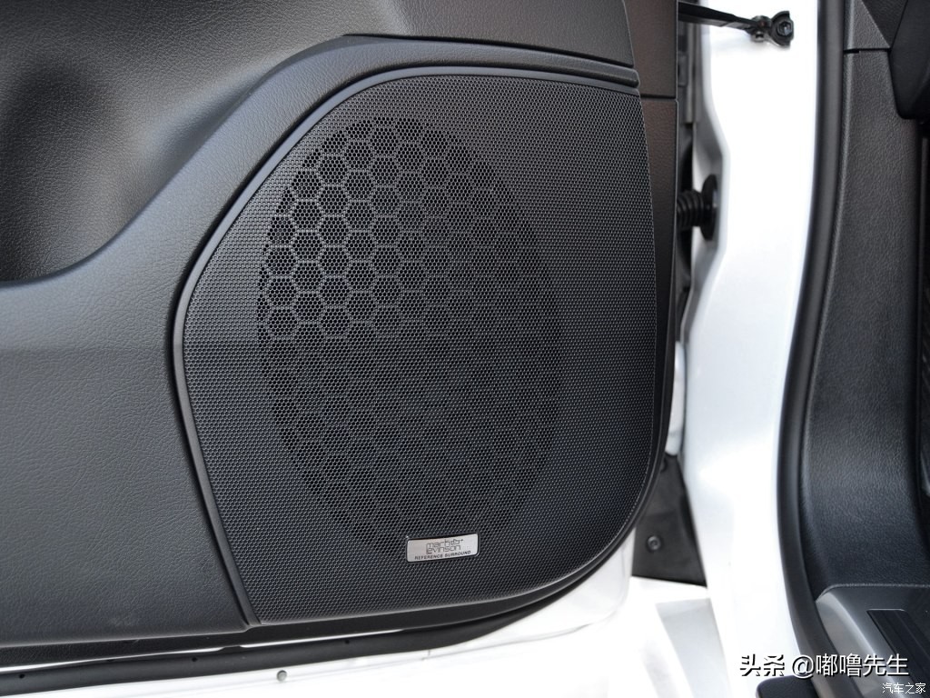 军绿色雷克萨斯lx570最顶配,雷克萨斯lx570坦克掉头沙漠