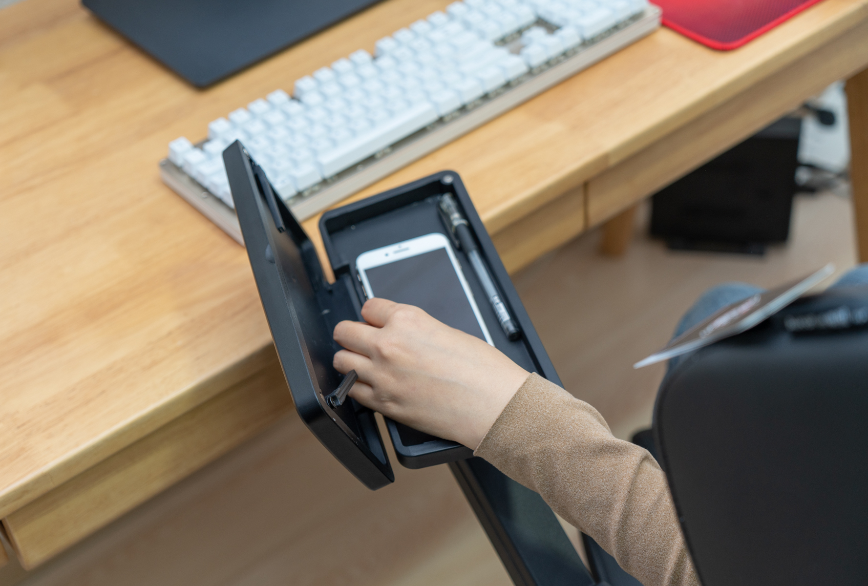 傲风透气电竞椅,椅子就坐傲风电竞椅