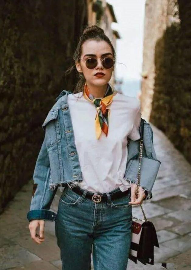 孟晚舟丝巾搭配图片,孟晚舟巾帼不让须眉的气质