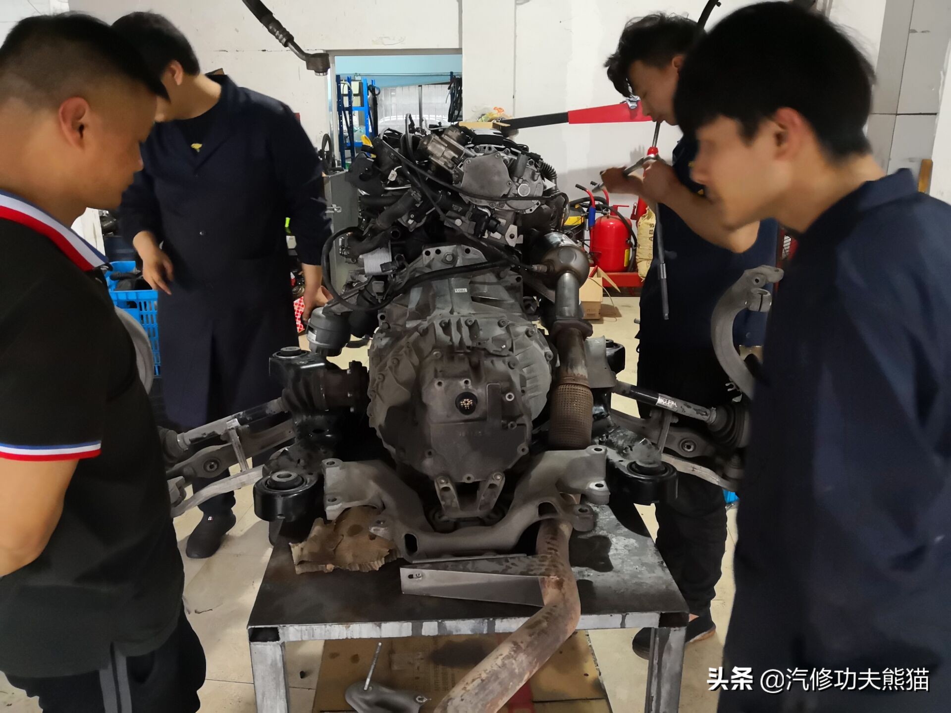 10年奥迪a6l2.0t烧机油维修,奥迪a6l2.0t烧机油吗