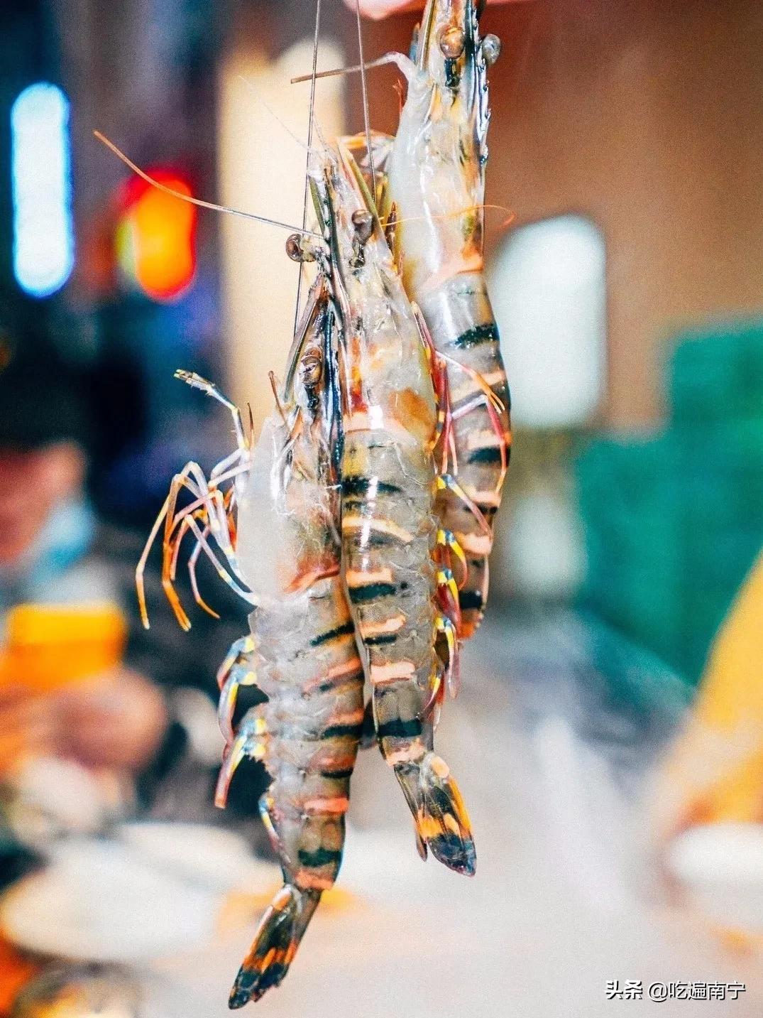 深夜大排档的富人区,富人区大排档餐厅