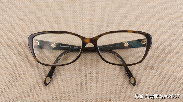 眼镜坏了用哪种胶才能粘好,眼镜坏了修补一下