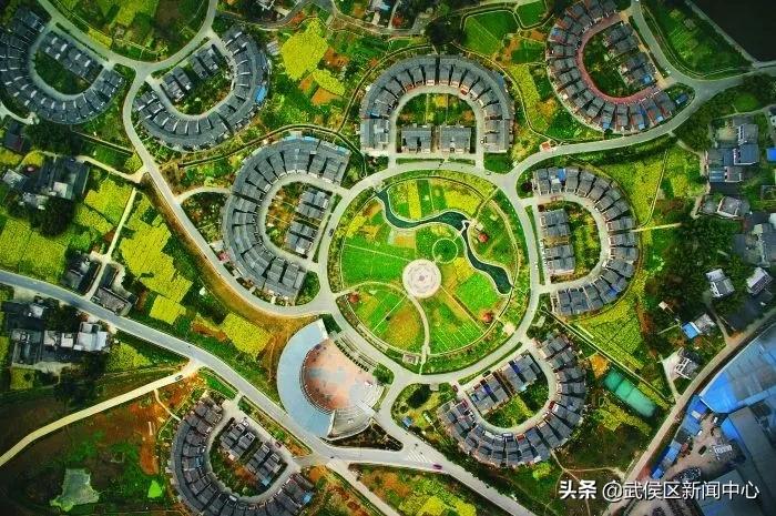 四川省重点发展的三个区域 (四川未来15年后的发展规划与布局)