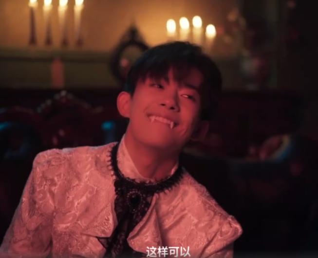 易烊千玺成“医生”,一个眼神让胖虎心跳加快,粉丝纷纷得病?