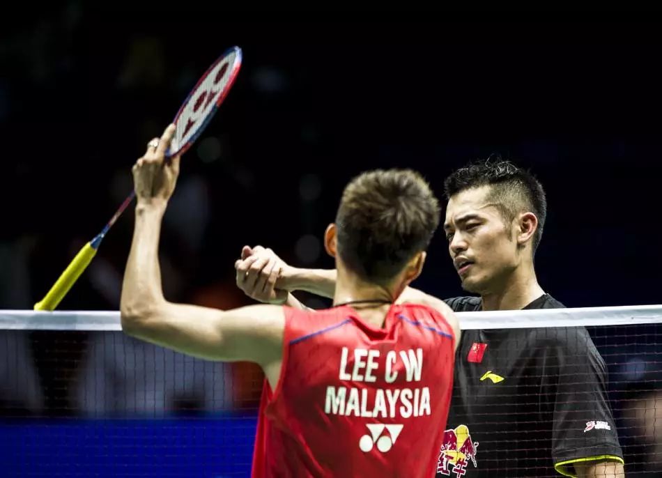 怎么挑选一款适合自己的羽毛球拍,怎么选择一支适合自己的羽毛球拍