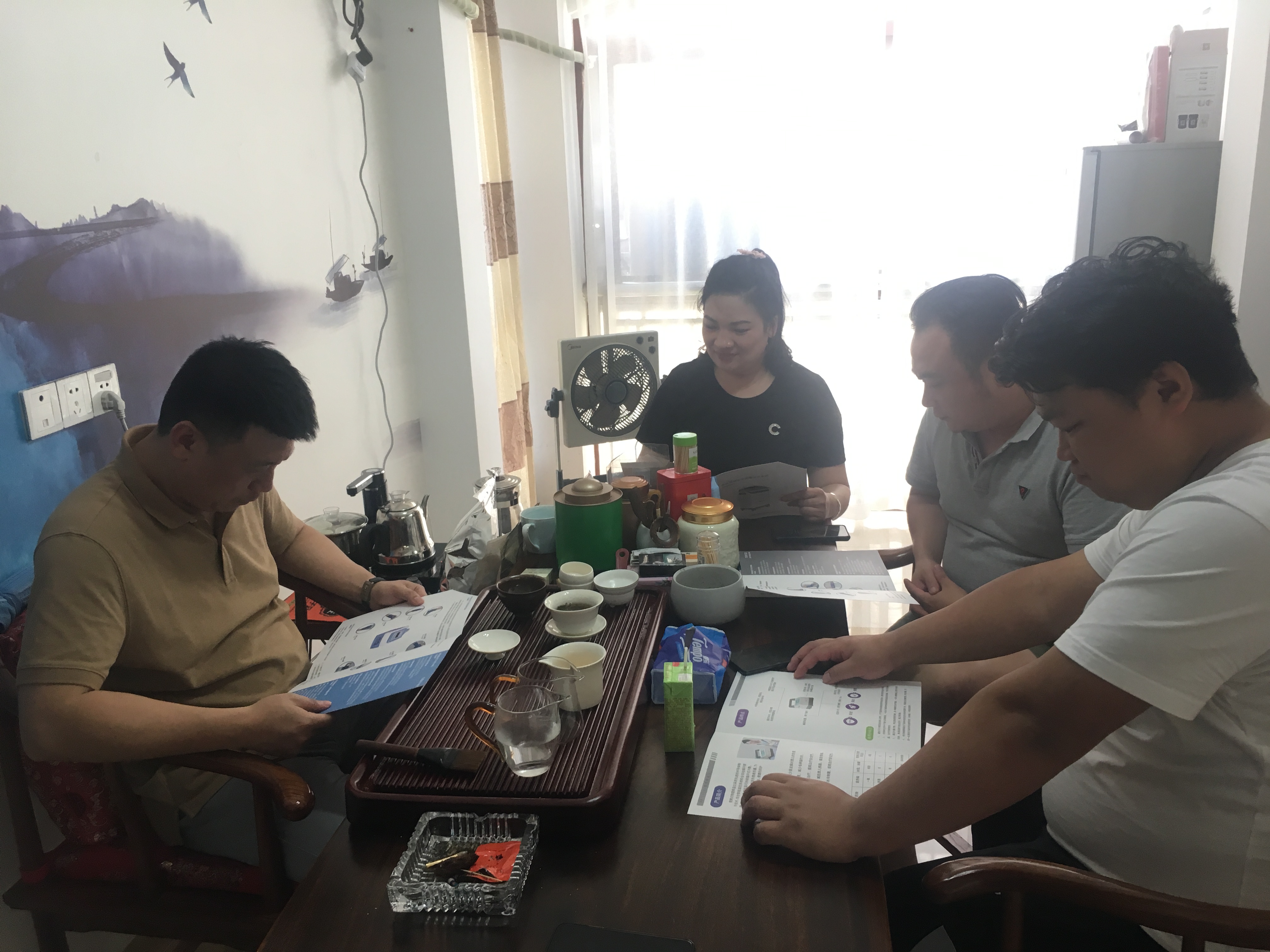 报单宝紧急评估200个产品，为经销商带来一场医疗产品的直播盛宴