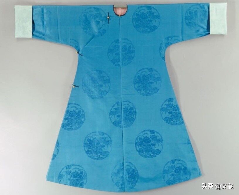 穿不起什么颜色的衣服,穿不了霸气的太后装