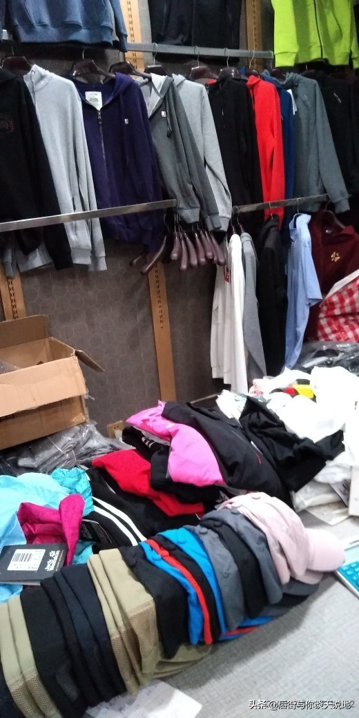 上海七浦路服装批发市场疫情视频,上海七浦路批发市场疫情解除了吗