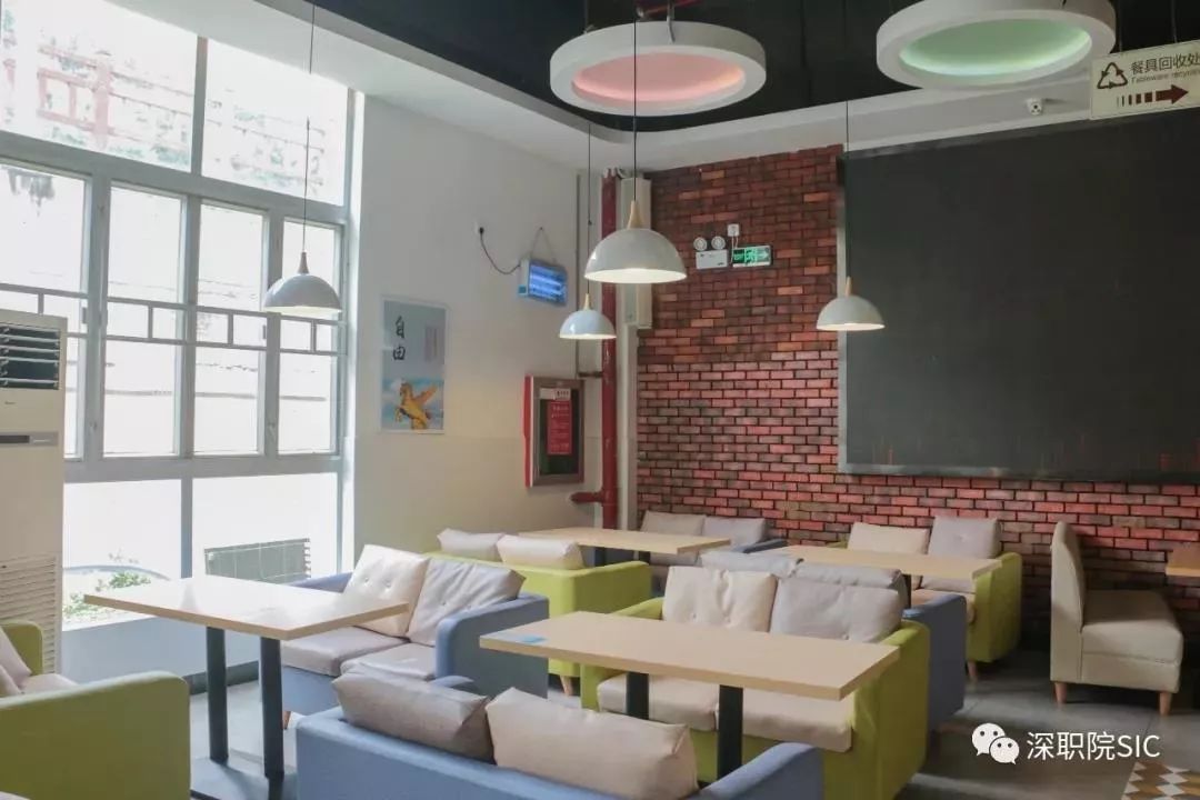 惊呆!33岁读深职!女生超级多多多!你学校呢?