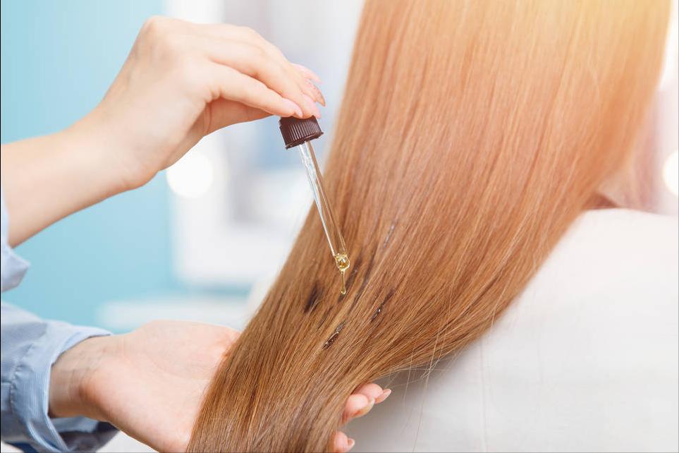 头发干燥用发膜好还是精油好,头发干枯用精油好还是用发膜好