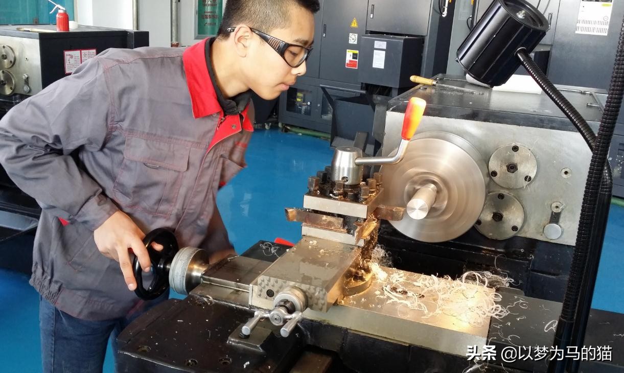 男生最吃香的十大专业成人高考,高考男生好就业的专业