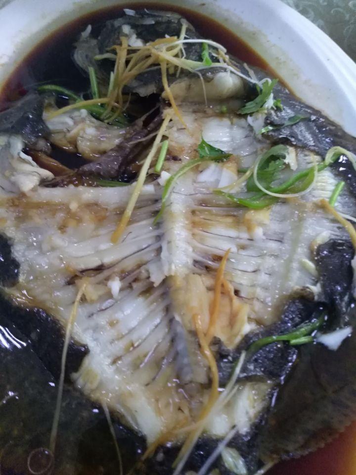 老东北美食清蒸多宝鱼的正确方法,清蒸多宝鱼这样一做比饭店都好吃