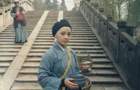 曹雪芹和贾惜春的关系,贾惜春为啥出家了