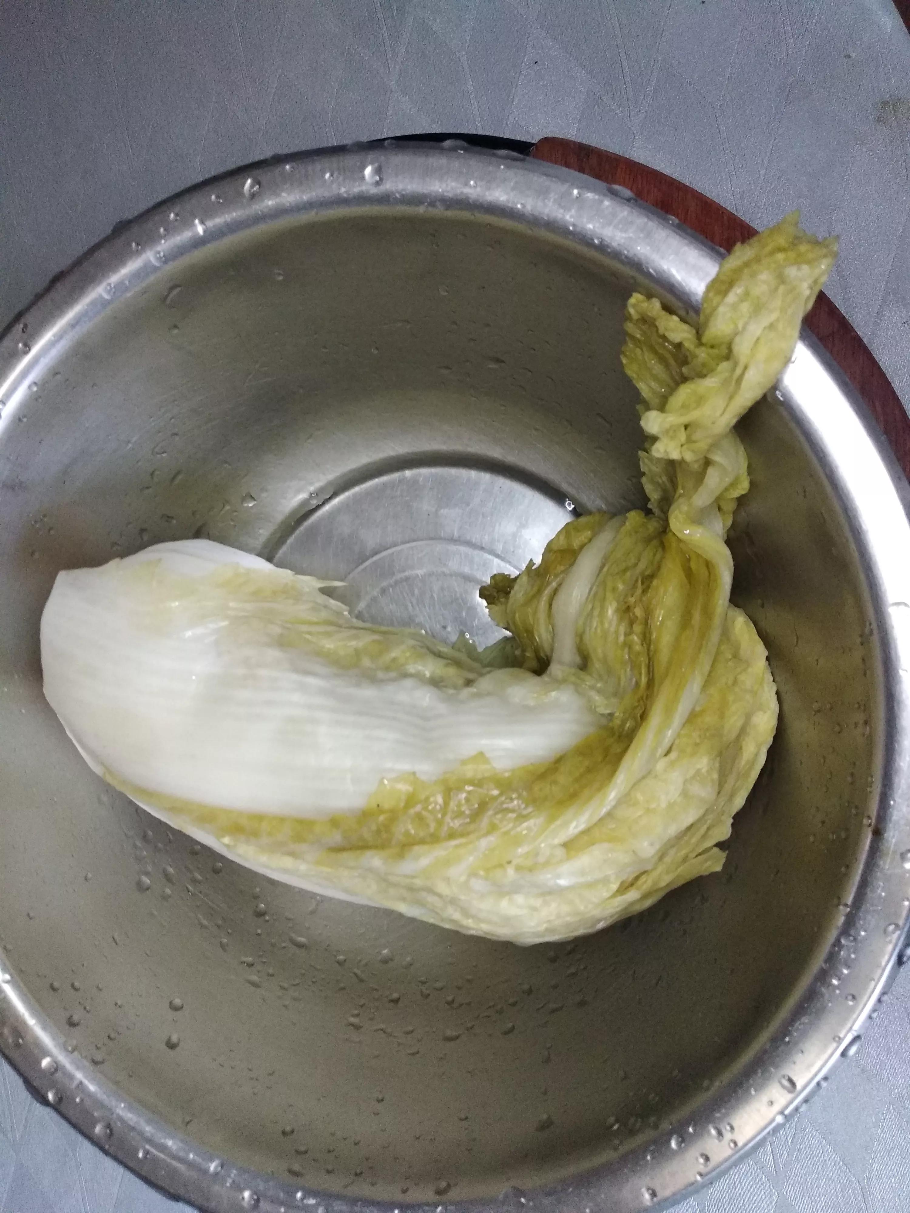 东北酸菜饺子怎么调馅好吃,正宗东北酸菜饺子的做法