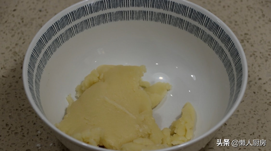 不用和面就可以吃到酥脆的小油条,外国人吃中国的油条配豆浆