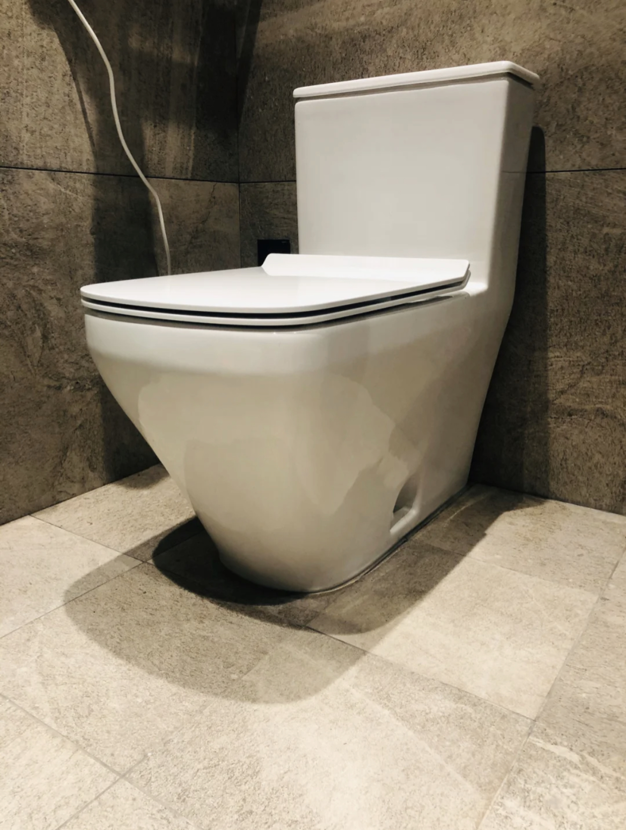 壁挂式马桶优缺点,壁挂马桶为何受欢迎