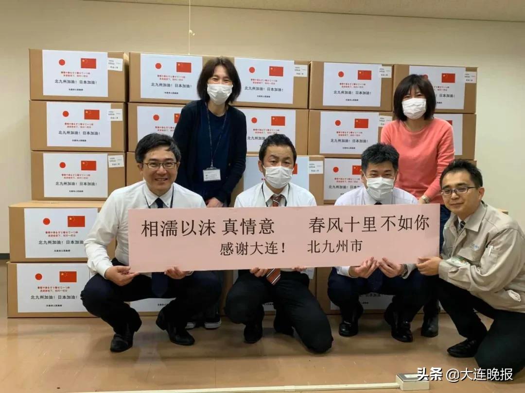 致敬大连最美守护者,大连致敬抗疫英雄图片