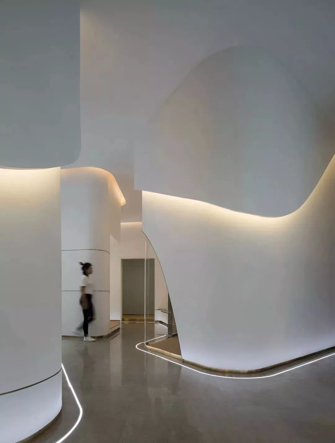 miho绫宠嵎鑲や綋缇庡涓績鏂板厜閲屽簵,miho绫宠嵎鑲や綋缇庡涓績鍥㈣喘