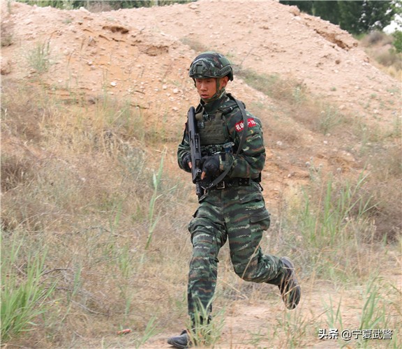 魔鬼周训练武警特战队员宣誓出征,魔鬼周训练天狼突击队