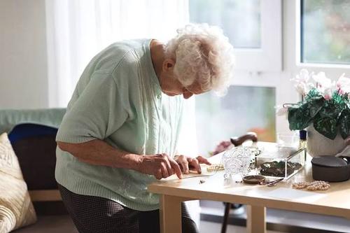治疗血管性痴呆的药物,老年血管性痴呆症该如何治疗