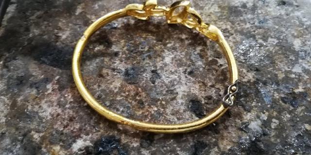 怎么辨别黄金首饰的真假简单方法,不用任何器材就可以辨别黄金真假