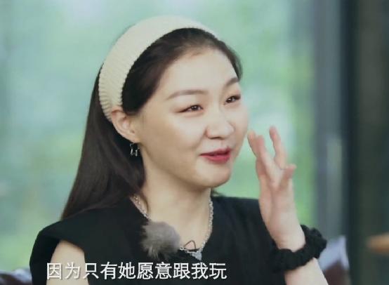 撩男神,炒CP,如此“做作”的金靖真能变成贾玲的接班人?