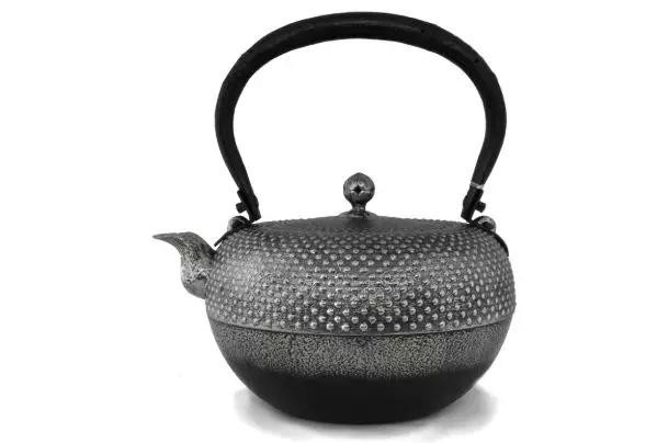 日本手工锻打铁锅,真正的手工锻打铁锅