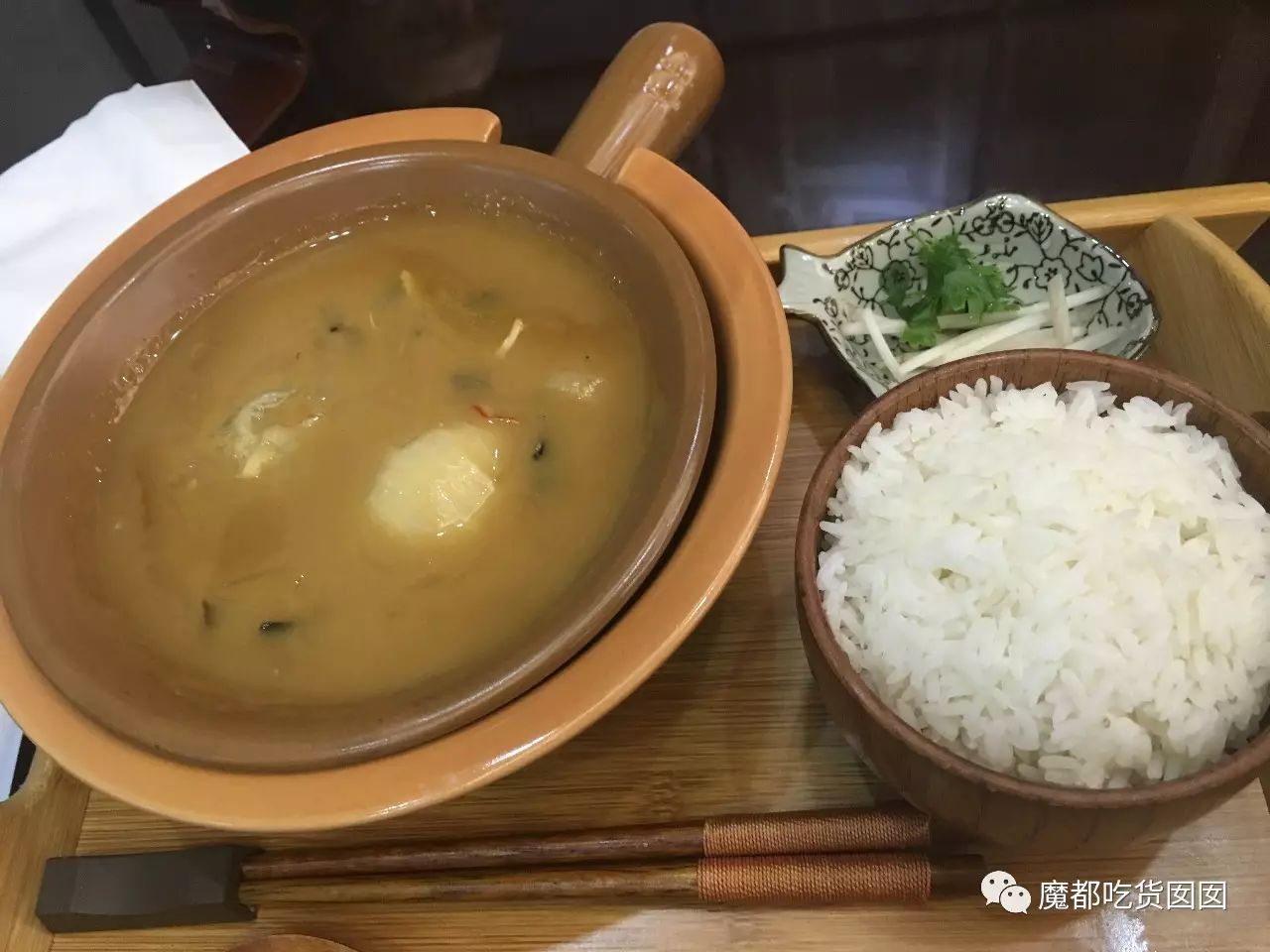 邂逅美味|「38元」一碗正宗料足鱼翅捞饭?--|低调的奢华
