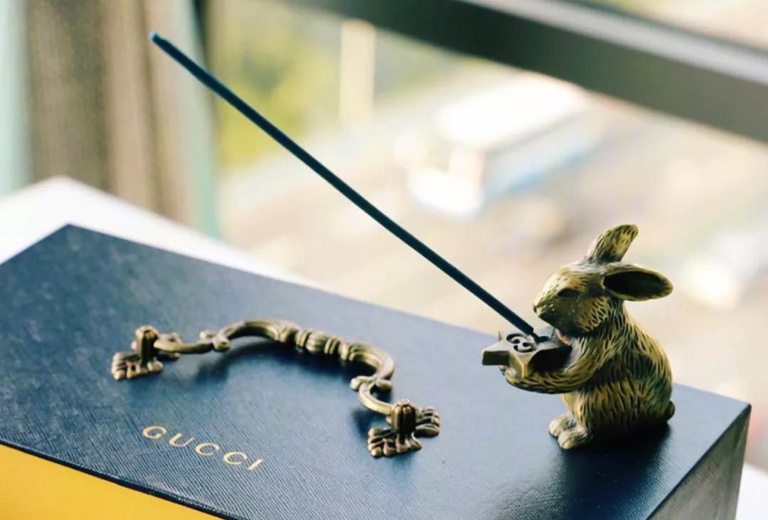 太奢侈了！LV、迪奥、爱马仕的月饼，美到不忍心吃