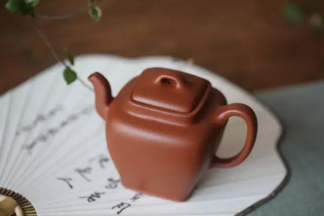 紫砂壶泥料好坏鉴别,红华紫砂壶真假鉴别