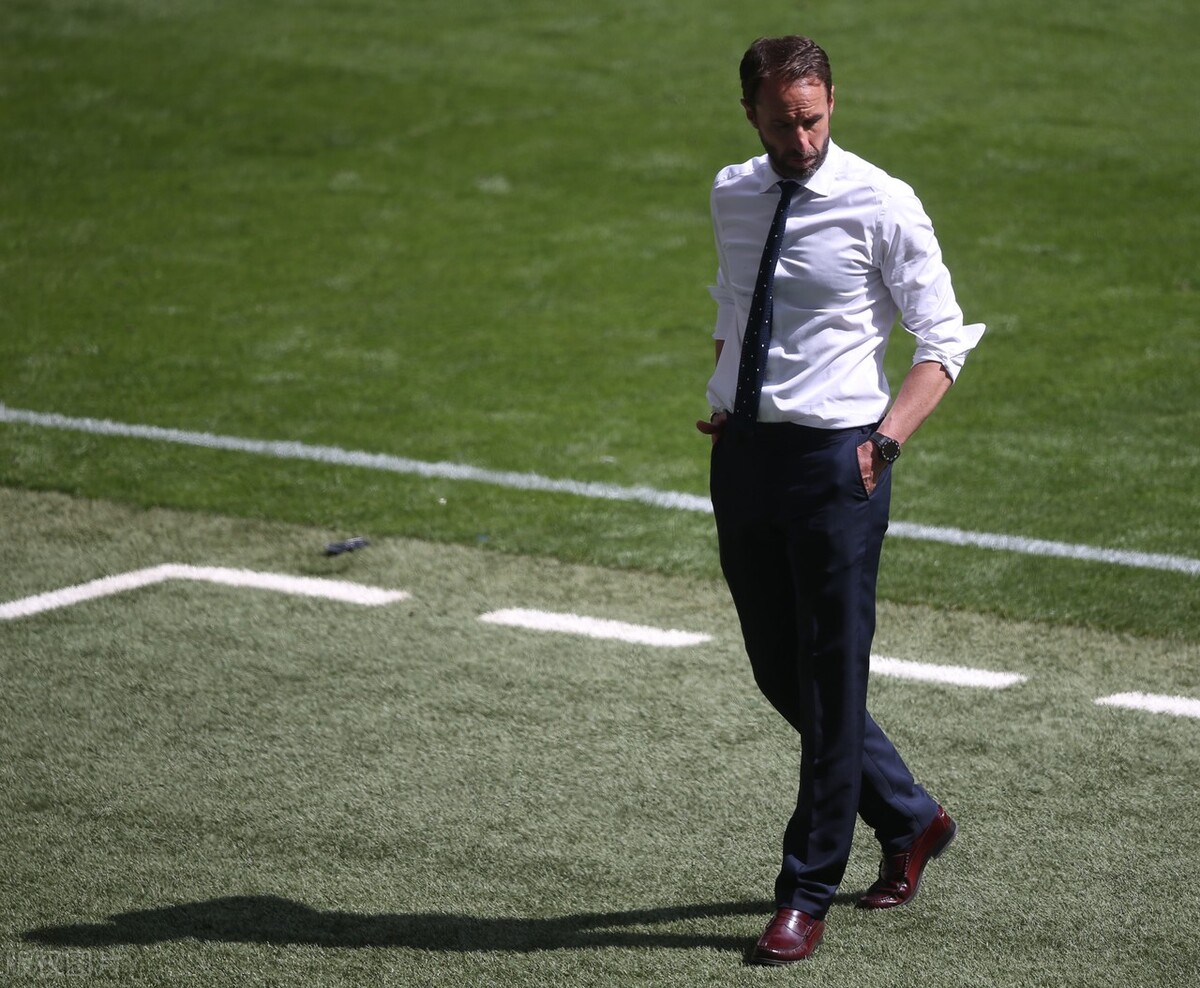 欧洲杯德国主帅勒夫,勒夫个人时装秀