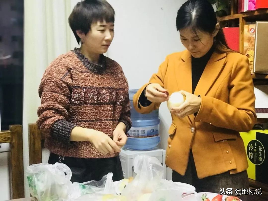 公司圣诞这样过！广告人把水果玩出花~