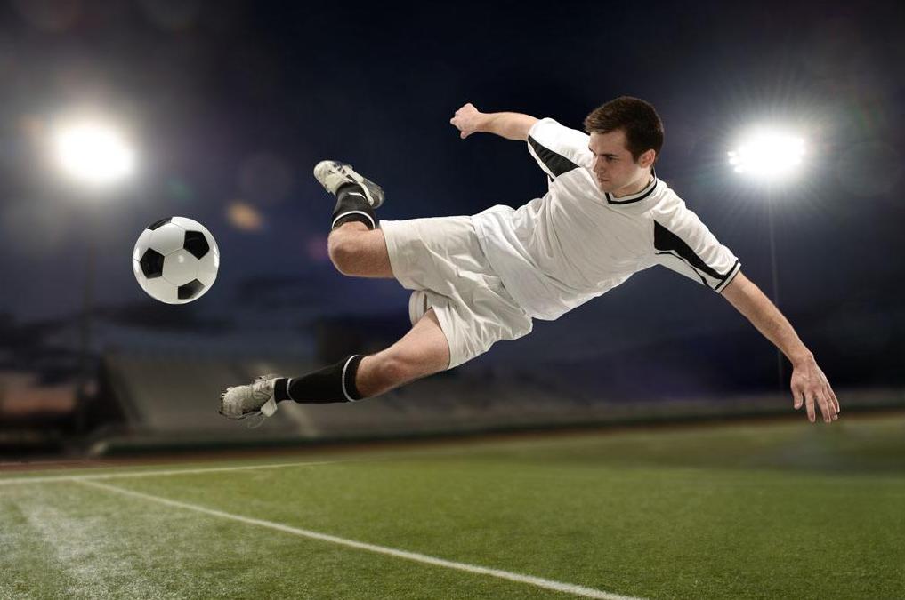 足球运动员射门有多准,脚内侧射门怎么才能又有力又准