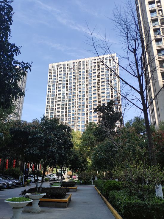 忍不了！房价低于周边1万/㎡！河西一小区要换万科物业