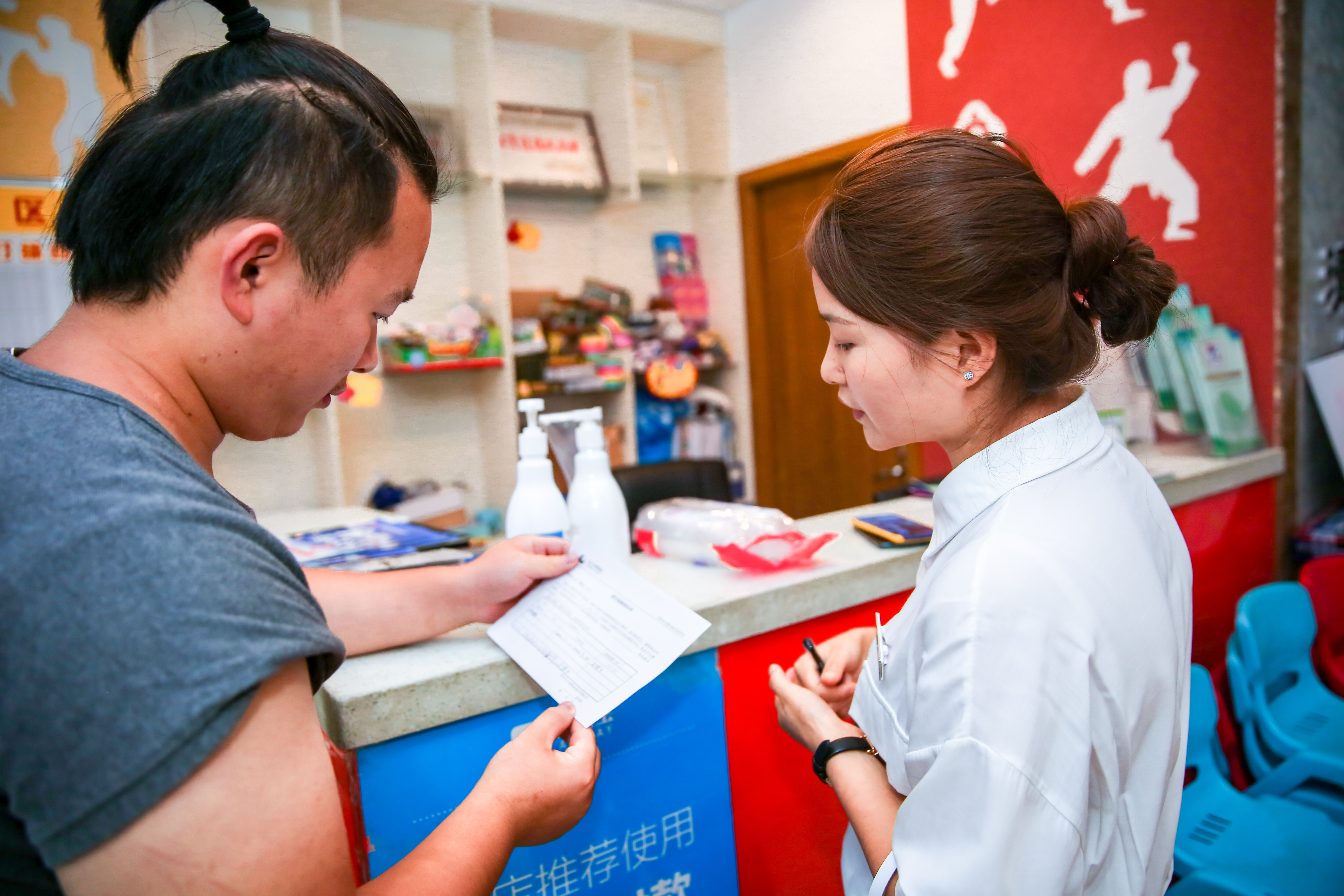 「身边*党**员」“宏管家”罗冰霜:在“走心”的服务中践行初心使命