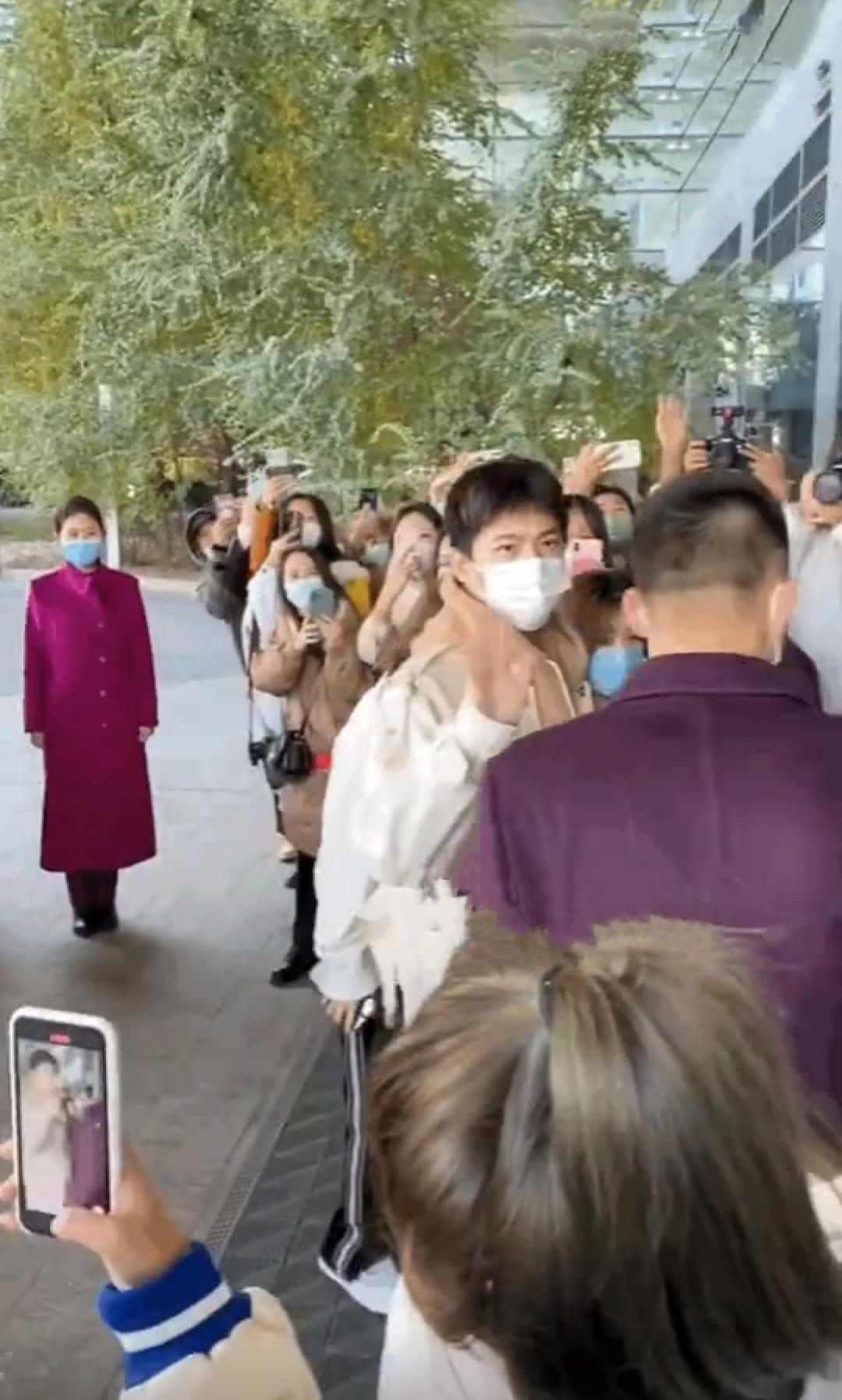 那些整容式变老的男星,盘点整容失败面目全非的10大男星