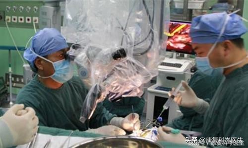 颈动脉有斑块狭窄70%需要怎么治疗,颈动脉斑块狭窄小于50%怎么治疗