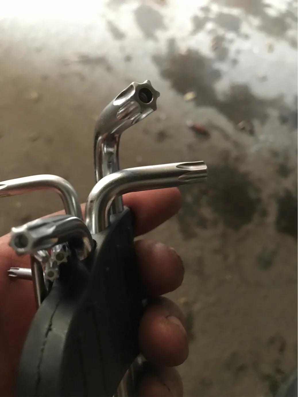 凯越闭锁器线路图,别克凯越闭锁器换一个多少钱