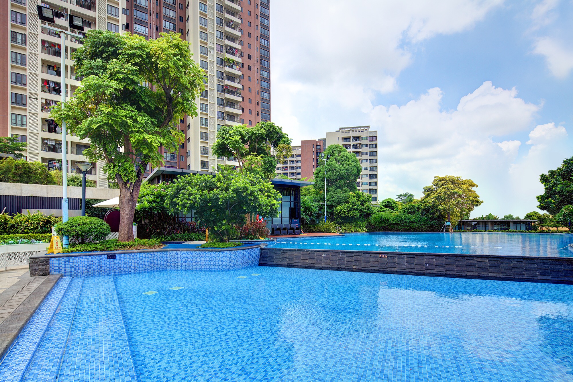 中惠松湖城金山湖,四季松湖和中惠松湖城哪个好