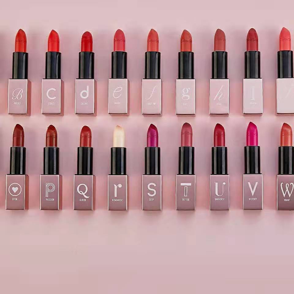 一套口红不掉色哑光,一套完整的口红