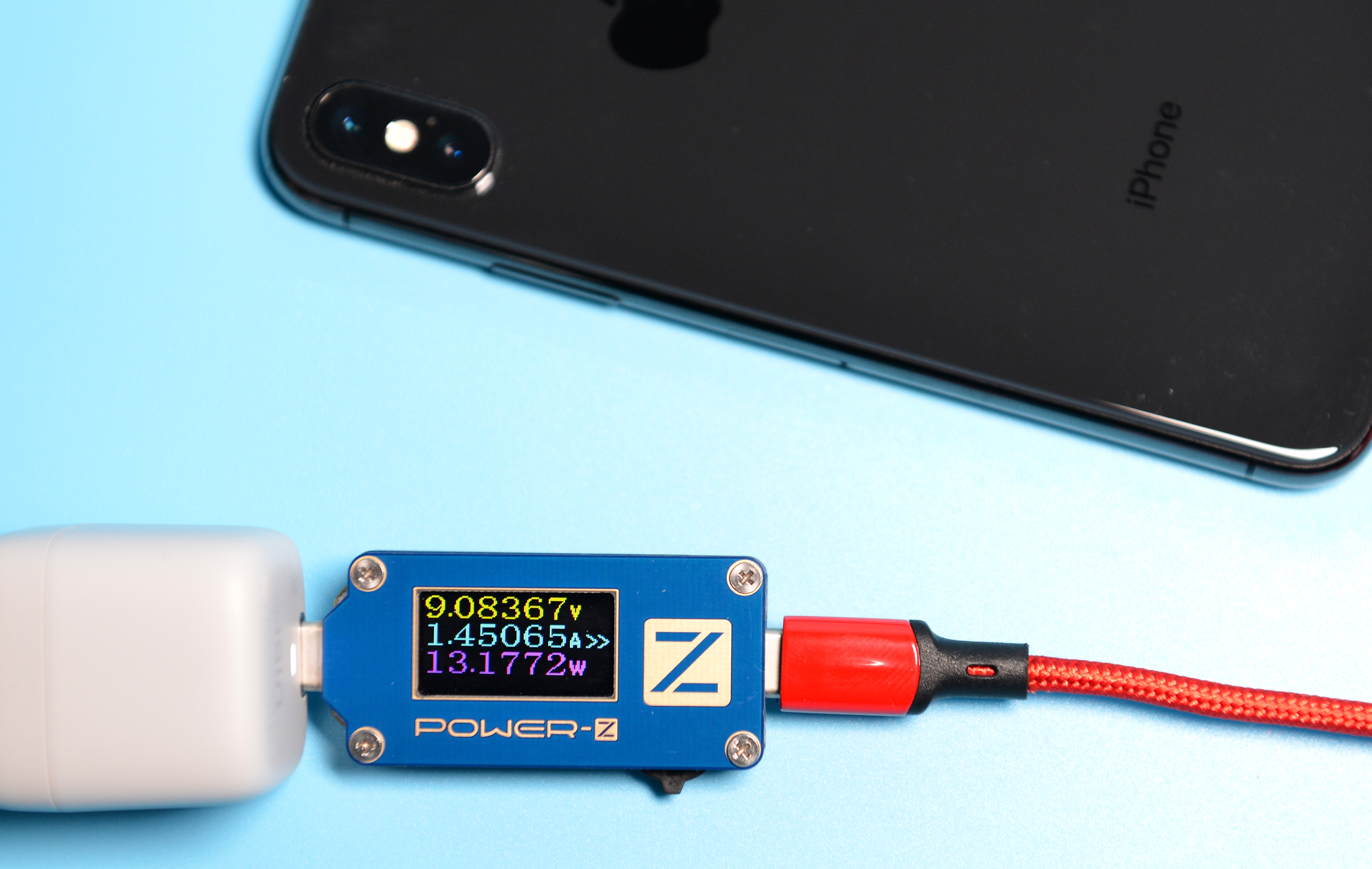 视觉清凉、温婉圆润的“小冰块”——UIBI柚比迷你快速充电器