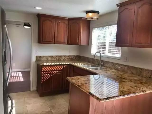 41万刀起库卡蒙格性价比别墅!小孩才选择,超市和优质学区我都要!